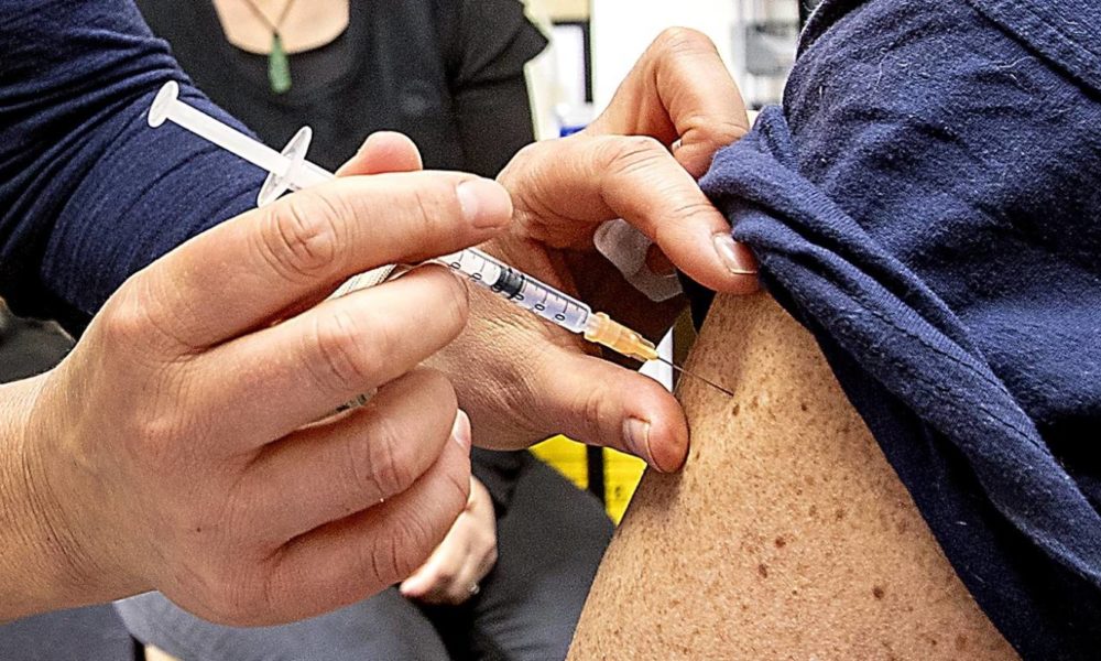 Covid-19: Vaccine roll-out suspended for 48 hours amid ...