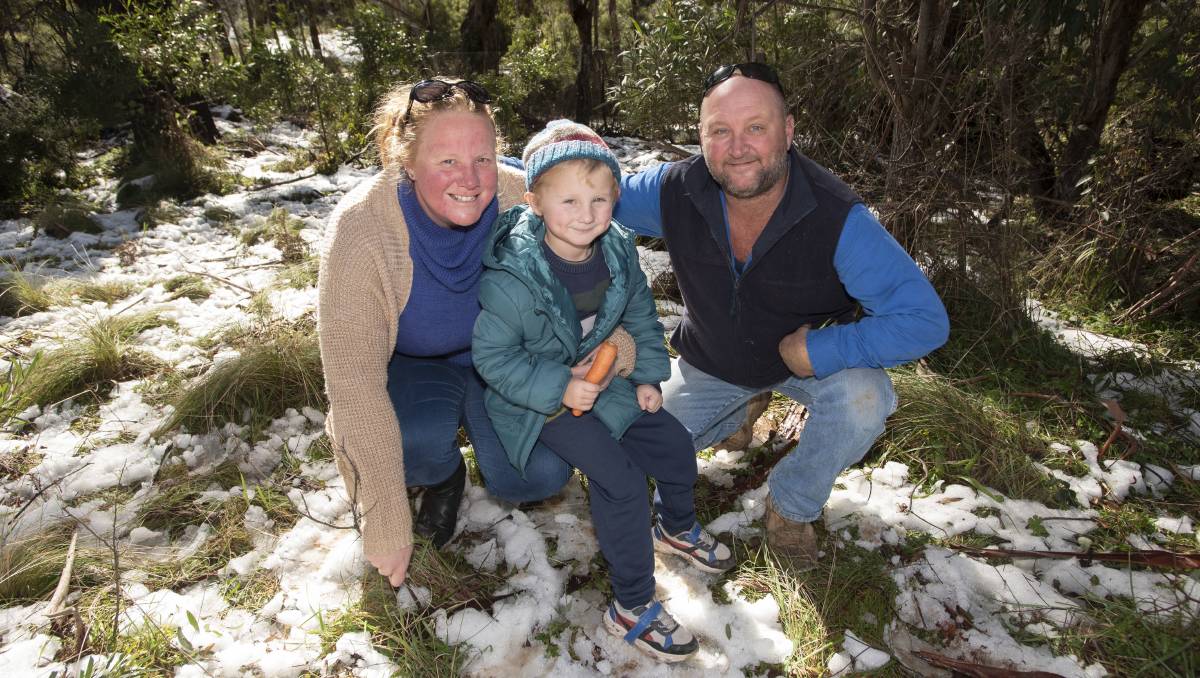 Nundle Hanging Rock Snow Snowy Conditions Bring Families Out To Spend Up Big In Local Towns The Northern Daily Leader Walcha Online News